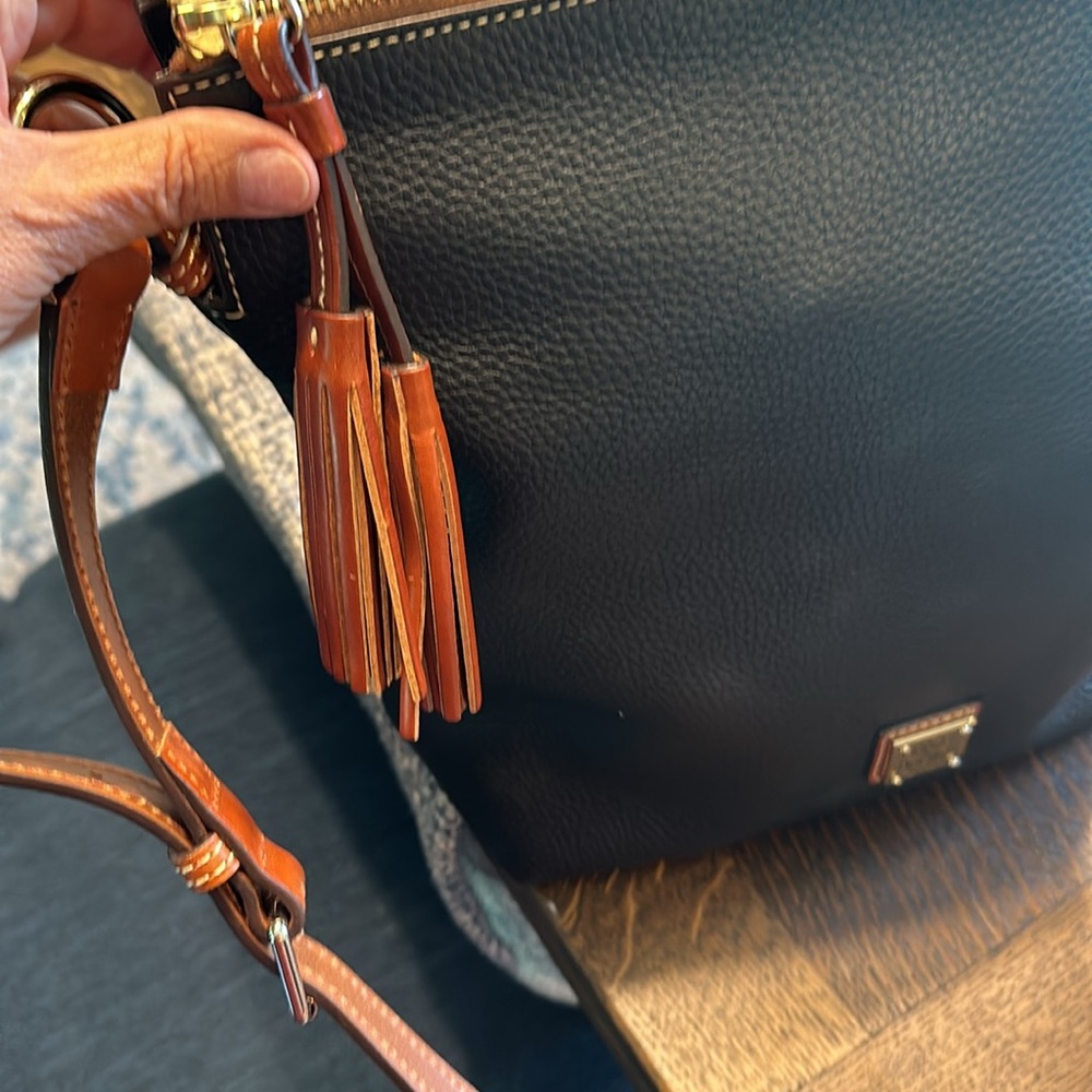Dooney & Bourke (Authentic) Pebble Leather Shoulder Handbag - Picture 4 of 16